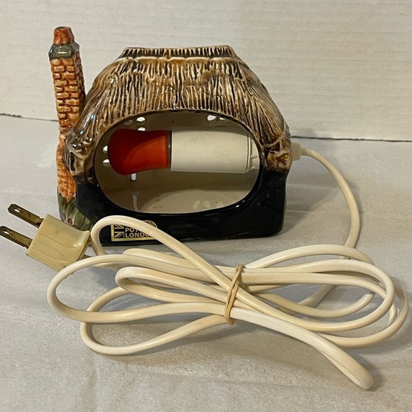 Rustic Ceramic Cottage Light - Picture 4 of 9